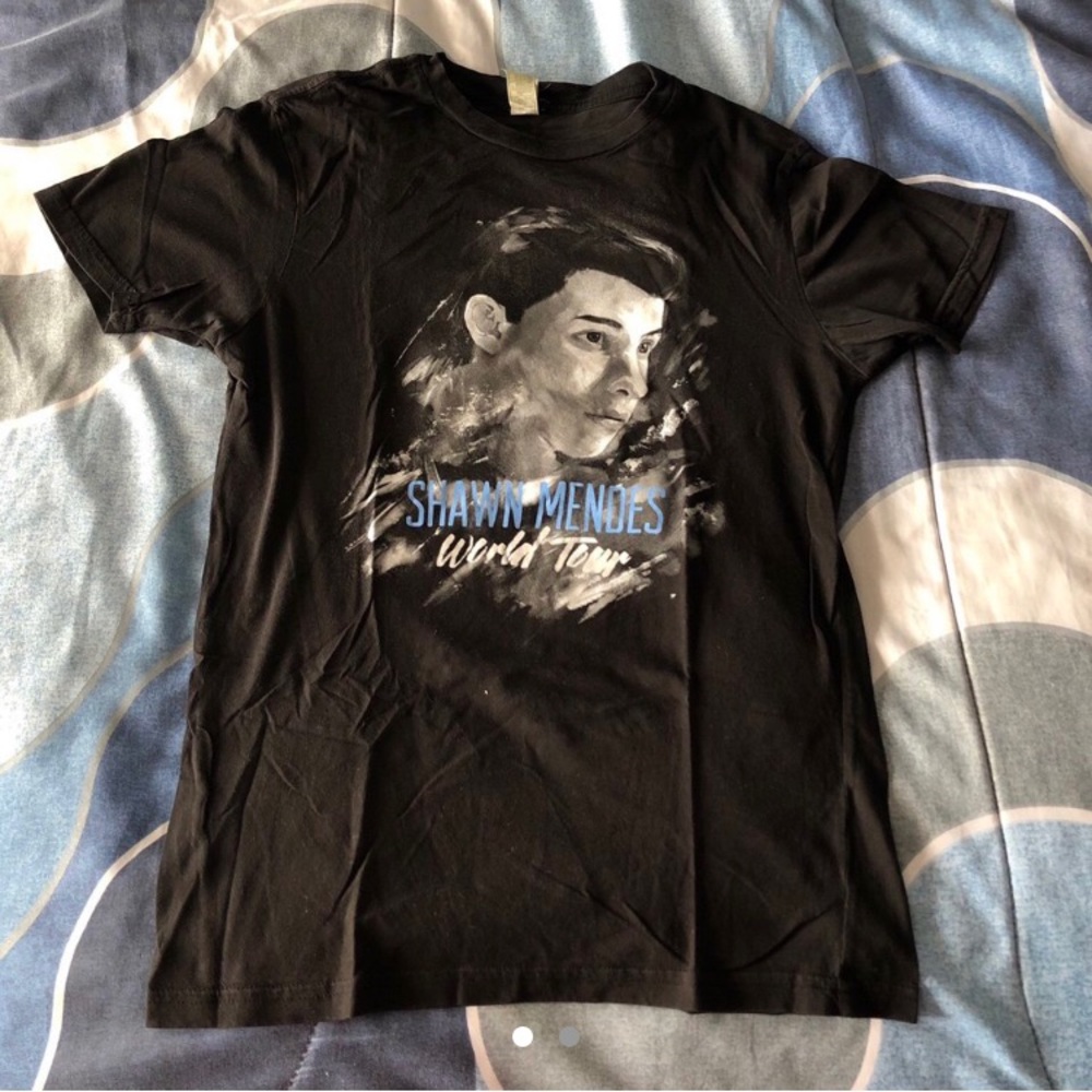 Shawn Mendes World Tour tshirt